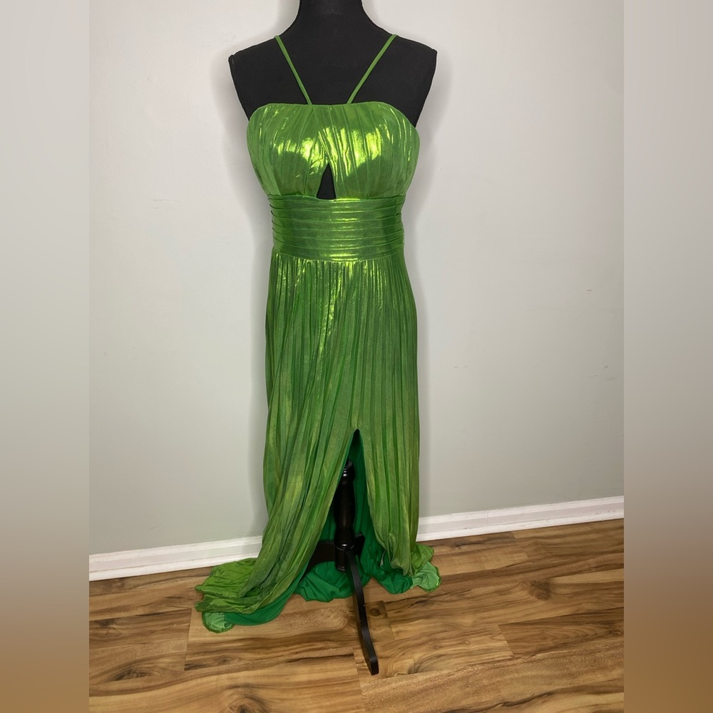 New Vibrant metallic Green Pleated Evening prom Gown Sherri hill vibes disco